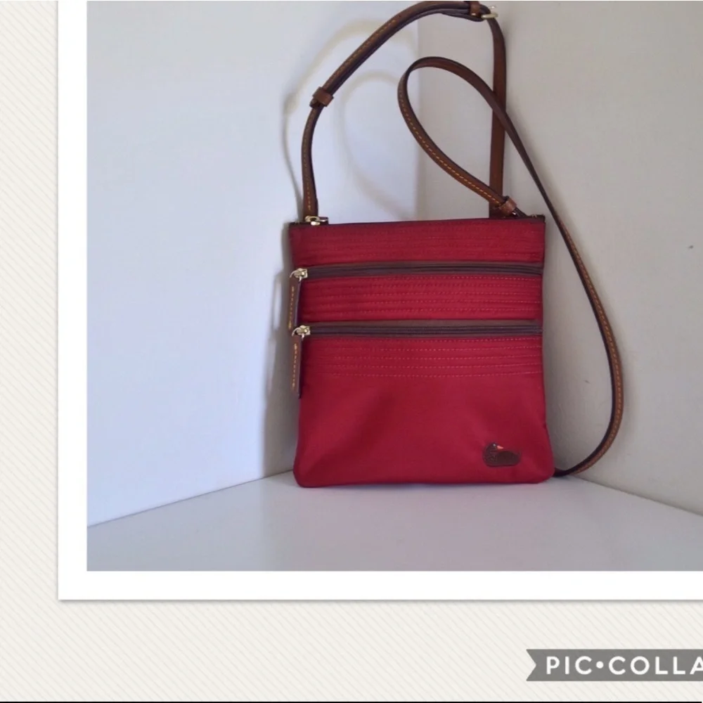 Dooney & Bourke cross body bag